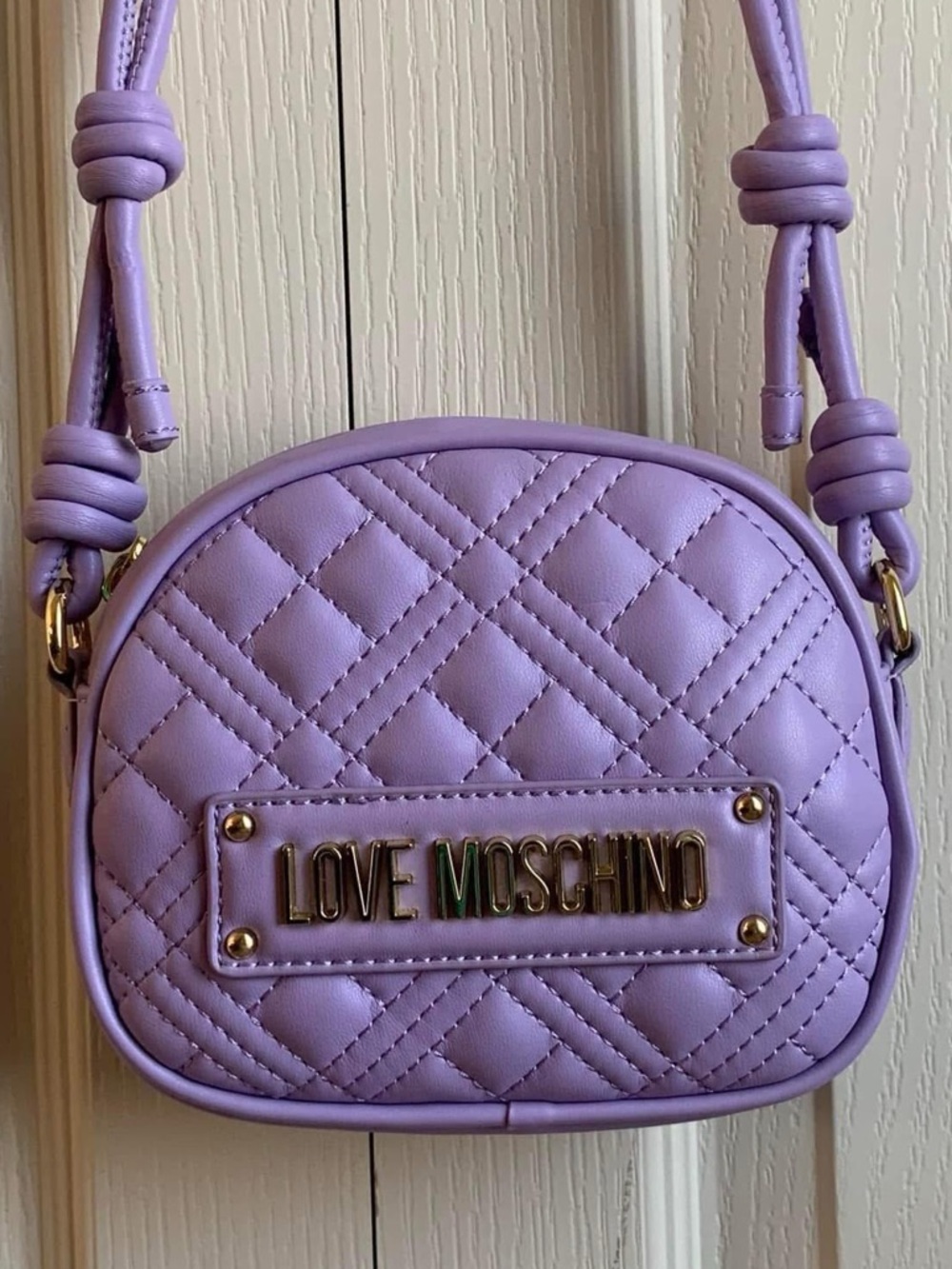 LOVE MOSCHINO Small Oval-Shaped Quilted Bag
